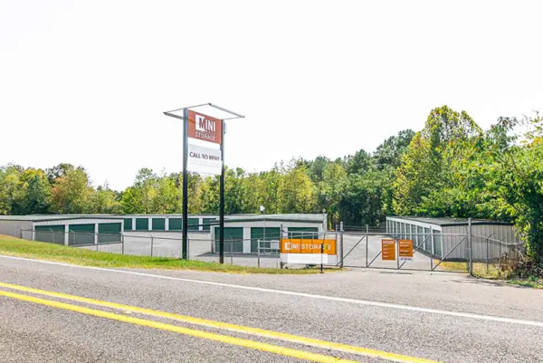Facility photo: //images.sparefoot.com/medium/22540868cc4bee916df.png