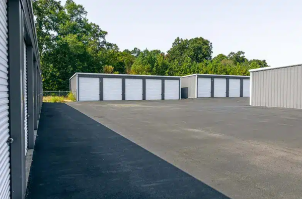 Facility photo: //images.sparefoot.com/medium/22541068cae8ebb5cc8.png