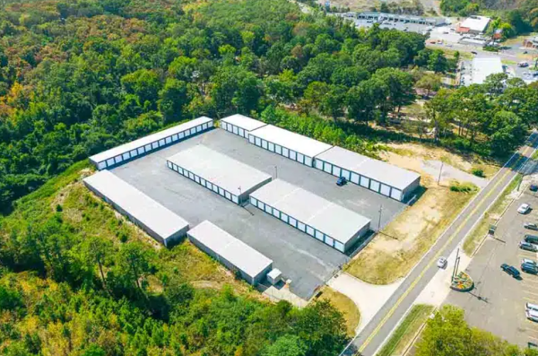 Facility photo: //images.sparefoot.com/medium/22541068cae8ed365f9.png