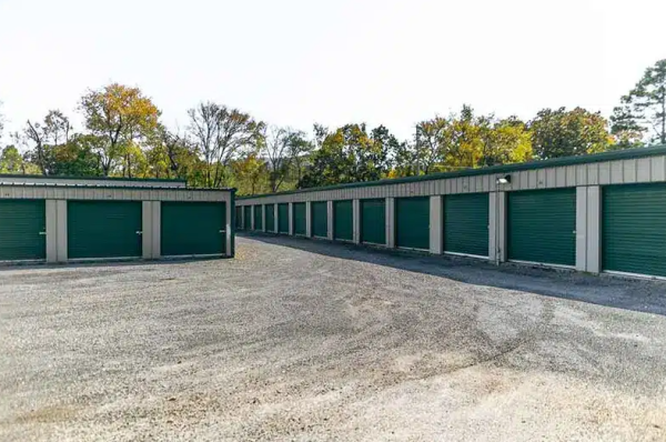 Facility photo: //images.sparefoot.com/medium/22541168cb251150cfb.png