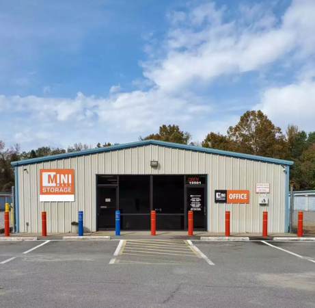 Facility photo: //images.sparefoot.com/medium/22541968cdbe8ea7e5f.png