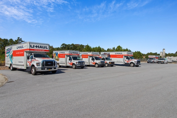 Facility photo: //images.sparefoot.com/medium/22543368890e3f55c12.jpg