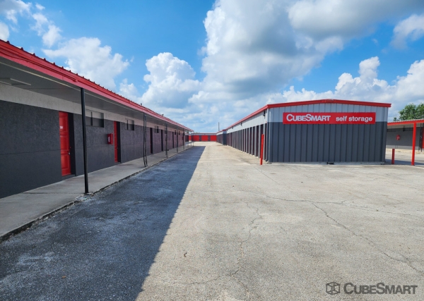 Facility photo: //images.sparefoot.com/medium/22544669e0b047510c4.jpg