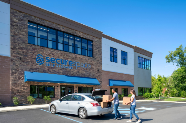 Facility photo: //images.sparefoot.com/medium/2254856a205e614faf3.png