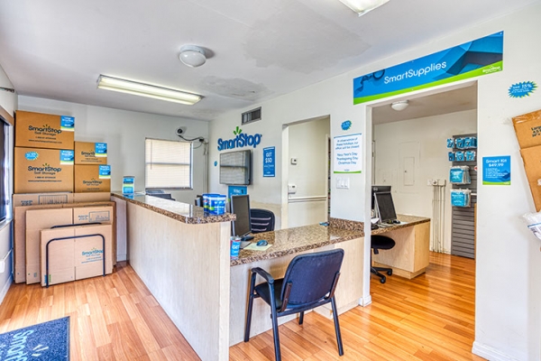 Storage Units at SmartStop Self Storage - Tampa - 9823 W Hillsborough Ave - 9823 West Hillsborough Avenue