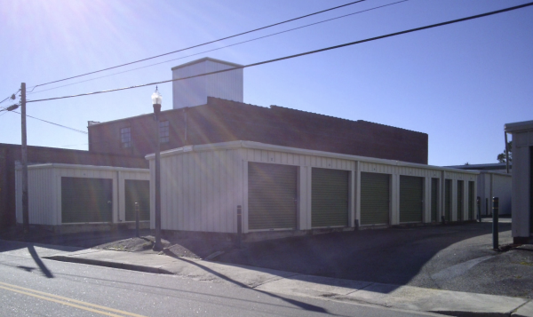 Facility photo: //images.sparefoot.com/medium/22549863fe5a7a39c97.png