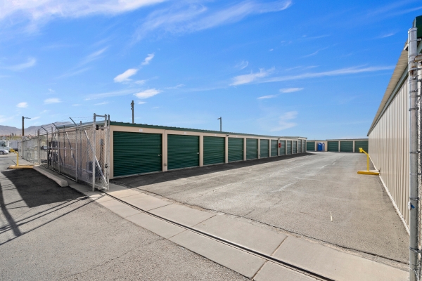 Facility photo: //images.sparefoot.com/medium/22550363f5570b8e08a.jpg