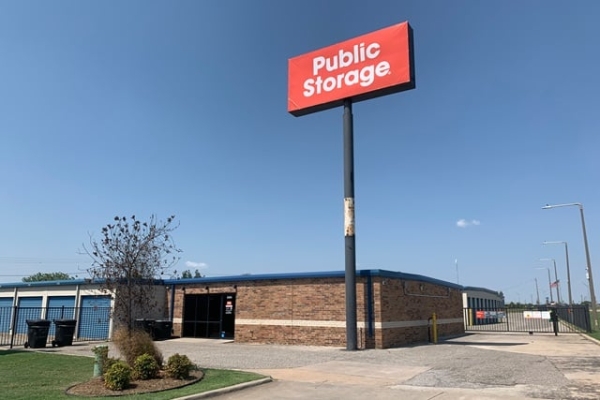 Facility photo: //images.sparefoot.com/medium/2255236a28157abbec9.jpg