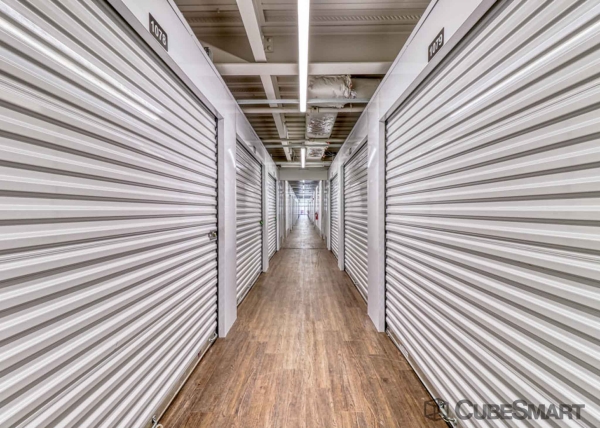 Facility photo: //images.sparefoot.com/medium/226137689463c4201e3.jpg