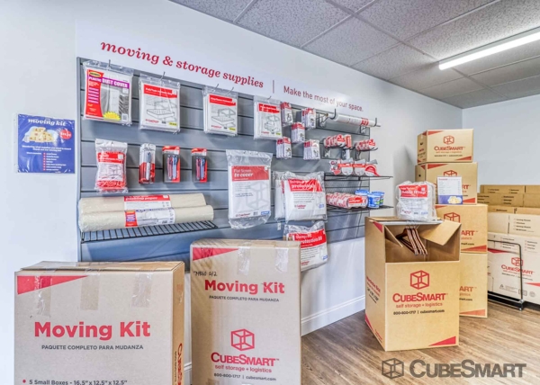 Facility photo: //images.sparefoot.com/medium/226137689463c93b142.jpg