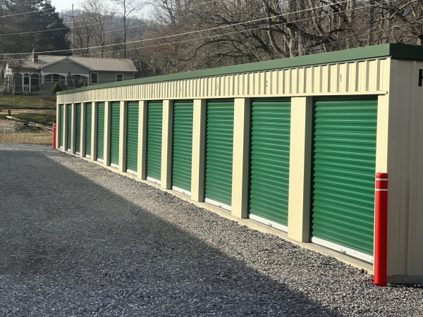 Facility photo: //images.sparefoot.com/medium/22615063fe54b3f1b06.jpg