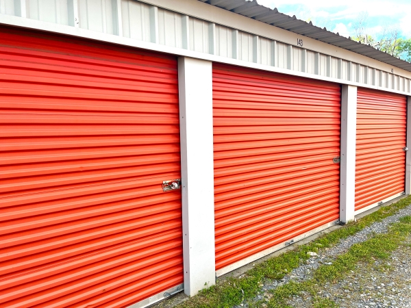 Facility photo: //images.sparefoot.com/medium/22619463518d51c68c7.jpg