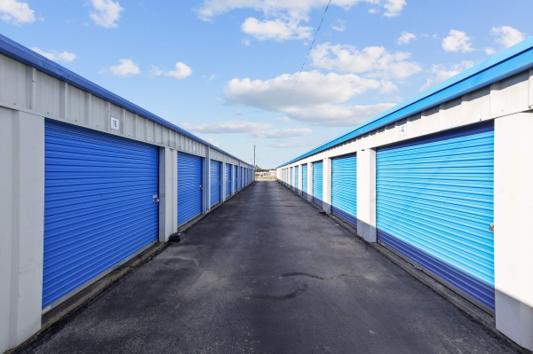 Facility photo: //images.sparefoot.com/medium/22624666bb5ed08f8c9.jpg