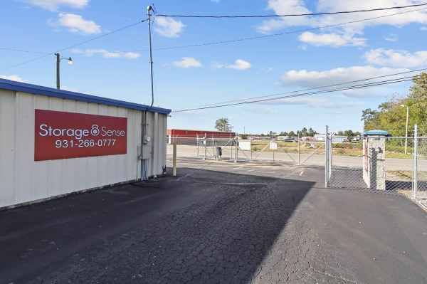 Facility photo: //images.sparefoot.com/medium/2262466881199aef361.jpg