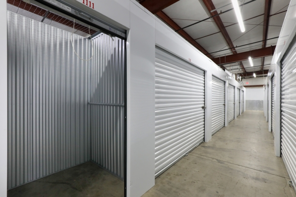 Facility photo: //images.sparefoot.com/medium/22627068cc55c6790d1.jpg