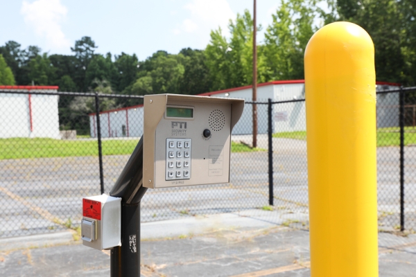 Facility photo: //images.sparefoot.com/medium/22627068cc55cf35d5b.jpg