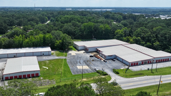 Facility photo: //images.sparefoot.com/medium/22627068cc55d1d1afa.jpg