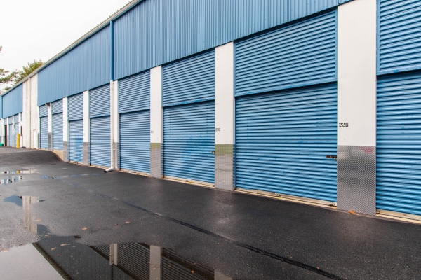 Facility photo: //images.sparefoot.com/medium/226278695e8cf7e9025.jpeg