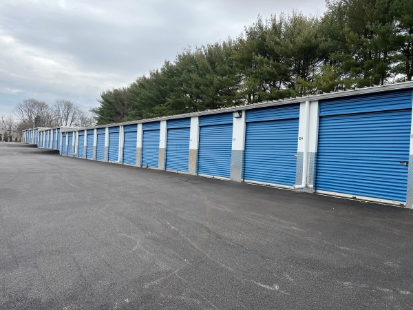 Facility photo: //images.sparefoot.com/medium/226278695e8cfc9a583.jpg