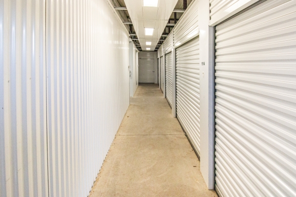 Facility photo: //images.sparefoot.com/medium/226338688937329e3f4.jpg