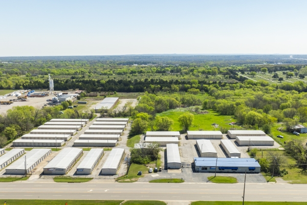 Facility photo: //images.sparefoot.com/medium/22633968a626177f34e.jpg