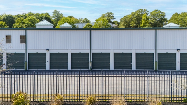 Facility photo: //images.sparefoot.com/medium/22634668c06725cdd7d.jpg