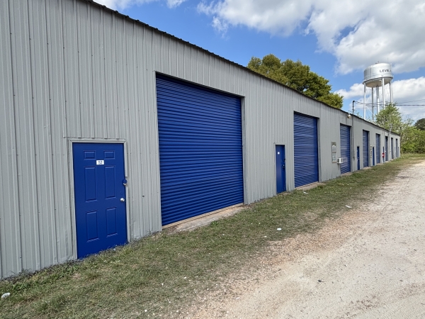 Facility photo: //images.sparefoot.com/medium/22634969d6a51933a58.jpeg