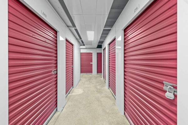 Facility photo: //images.sparefoot.com/medium/2263506899eadf854d7.jpg