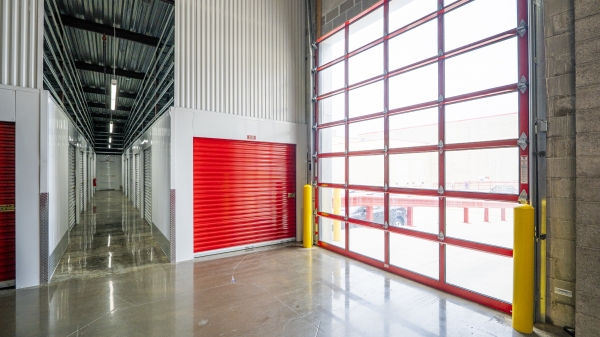 Facility photo: //images.sparefoot.com/medium/22635168892ed32e1ca.jpg