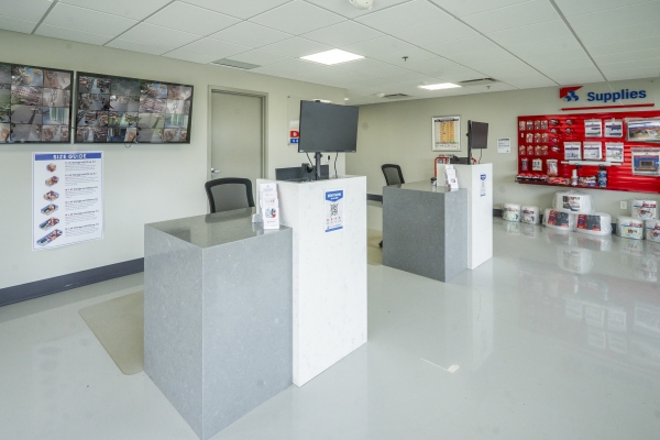 Facility photo: //images.sparefoot.com/medium/22635168892f118ca34.jpg