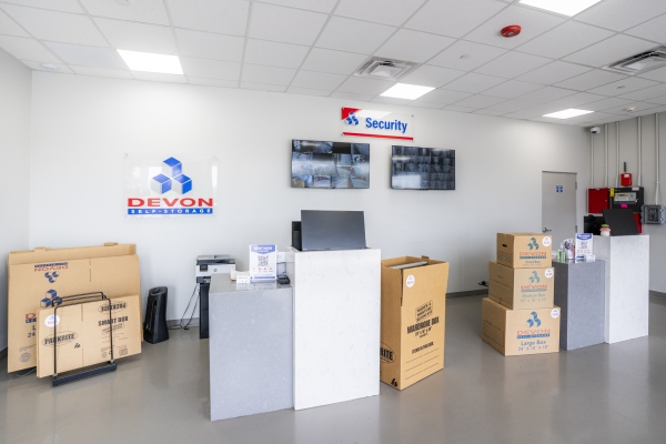 Facility photo: //images.sparefoot.com/medium/2263656914c9ccded4b.jpg