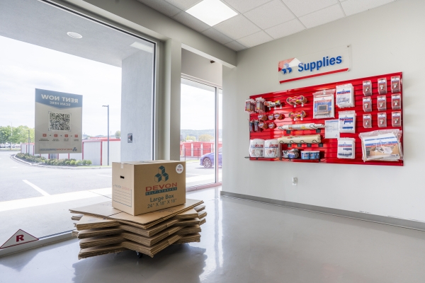 Facility photo: //images.sparefoot.com/medium/2263656914c9d05d680.jpg