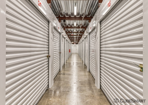 Storage Units at CubeSmart Self Storage - 125 Saundersville Road