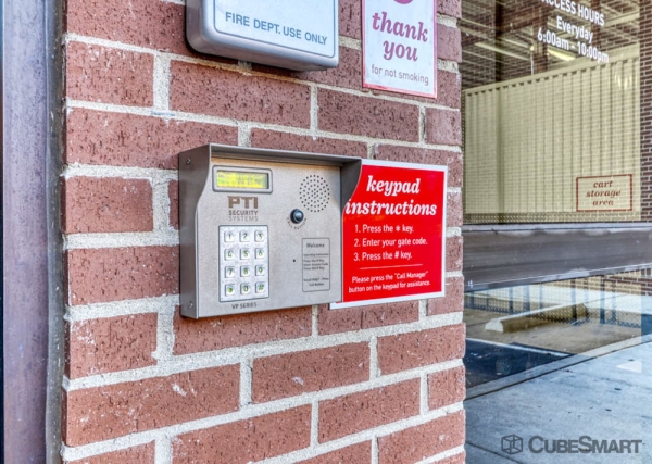 Facility photo: //images.sparefoot.com/medium/226385697dd11106223.jpg