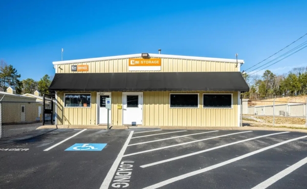 Facility photo: //images.sparefoot.com/medium/22638668dda49ce3195.jpg