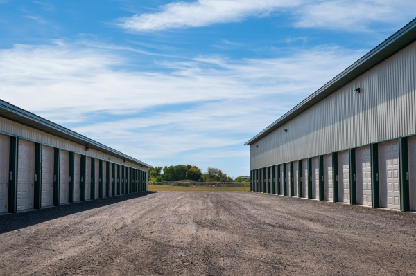 Facility photo: //images.sparefoot.com/medium/226427689e319792e9d.jpg
