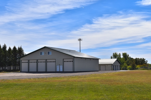 Facility photo: //images.sparefoot.com/medium/226427689e319b8de42.jpg