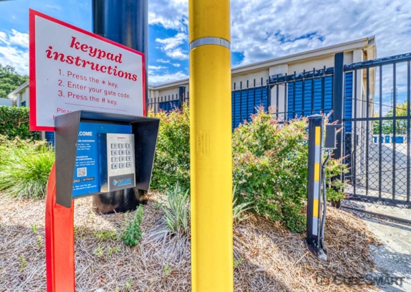 Facility photo: //images.sparefoot.com/medium/226526686f8884082d5.jpg
