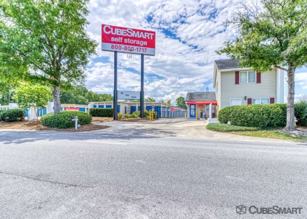 Facility photo: //images.sparefoot.com/medium/226526697741e5e3ec1.jpg