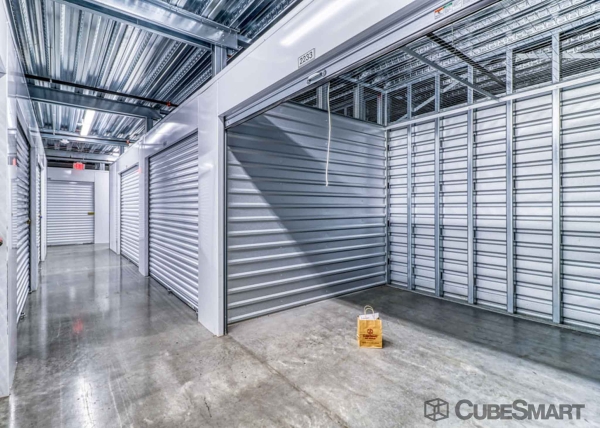 Facility photo: //images.sparefoot.com/medium/226527688c81b3af516.jpg