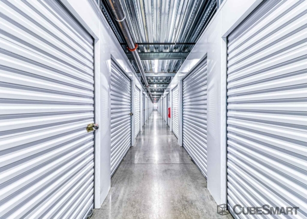 Facility photo: //images.sparefoot.com/medium/22652769f7129119557.jpg