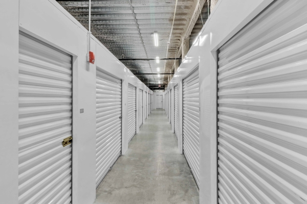Facility photo: //images.sparefoot.com/medium/2265396700087530d2a.jpg