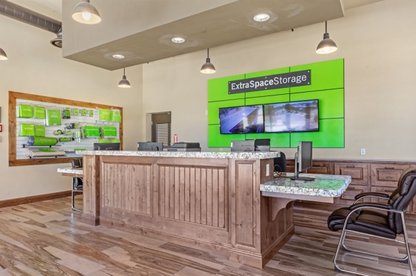 Facility photo: //images.sparefoot.com/medium/22654369942e003132a.jpg