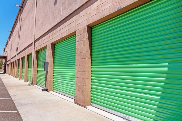 Facility photo: //images.sparefoot.com/medium/22654369942e0126321.jpg