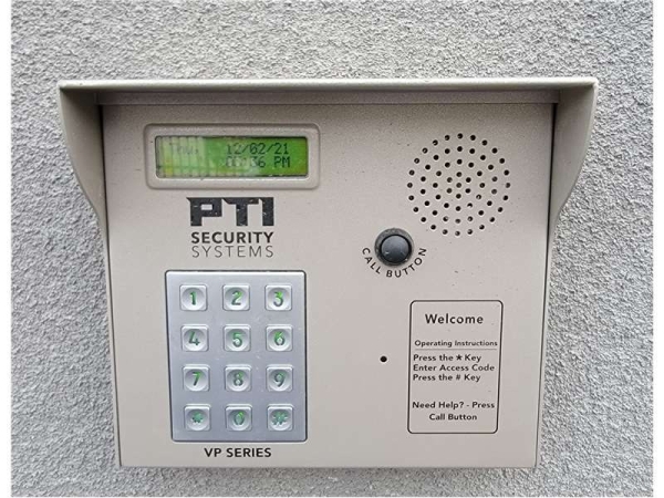 Facility photo: //images.sparefoot.com/medium/2265466994320e5b025.jpg