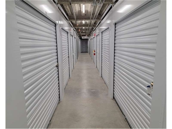 Facility photo: //images.sparefoot.com/medium/22654669943210a7776.jpg