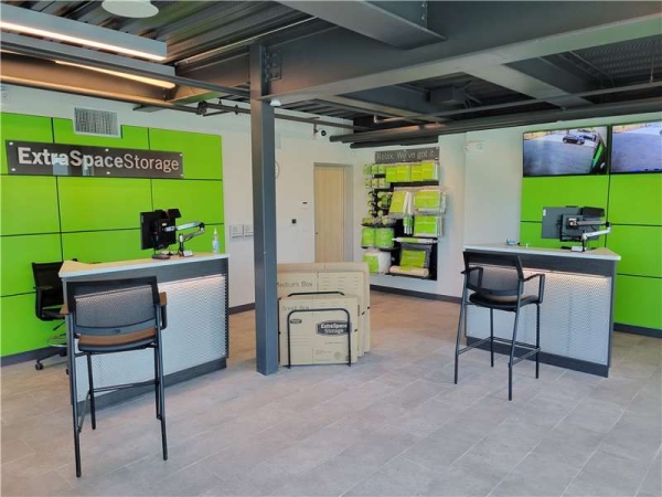 Facility photo: //images.sparefoot.com/medium/22654969943287143a5.jpg