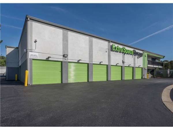 Facility photo: //images.sparefoot.com/medium/226554699432c6a4976.jpg