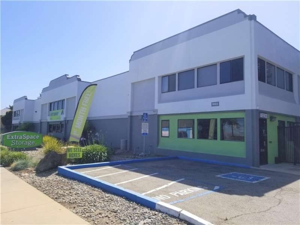 Facility photo: //images.sparefoot.com/medium/226555699432e02094d.jpg