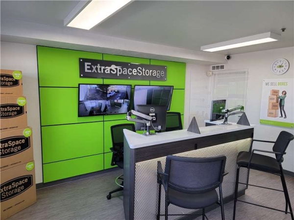 Facility photo: //images.sparefoot.com/medium/226555699432e1a9819.jpg